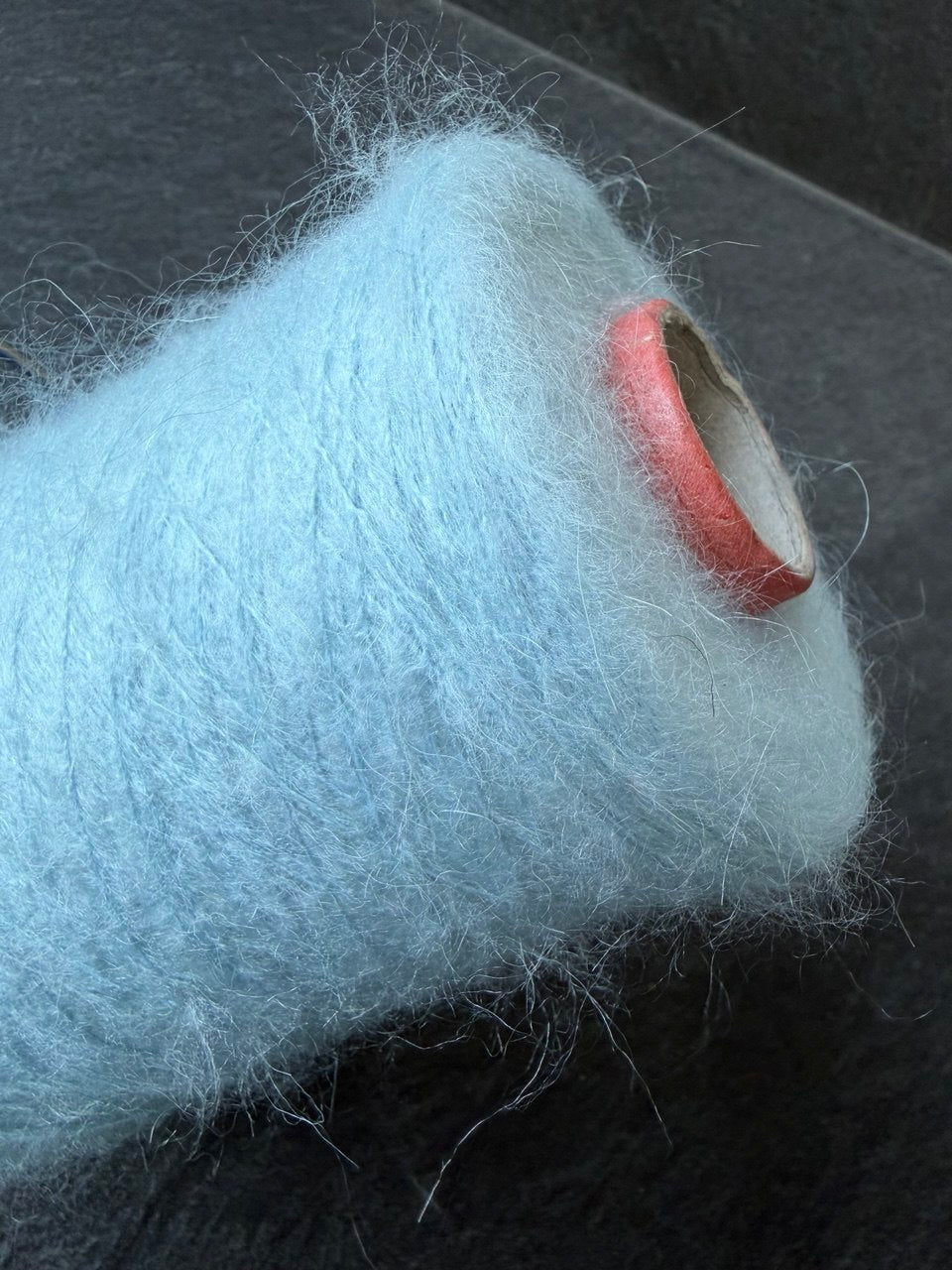 Virginia — 30% KidMohair, 30% PA, 30% PC yarn, 900m/100g