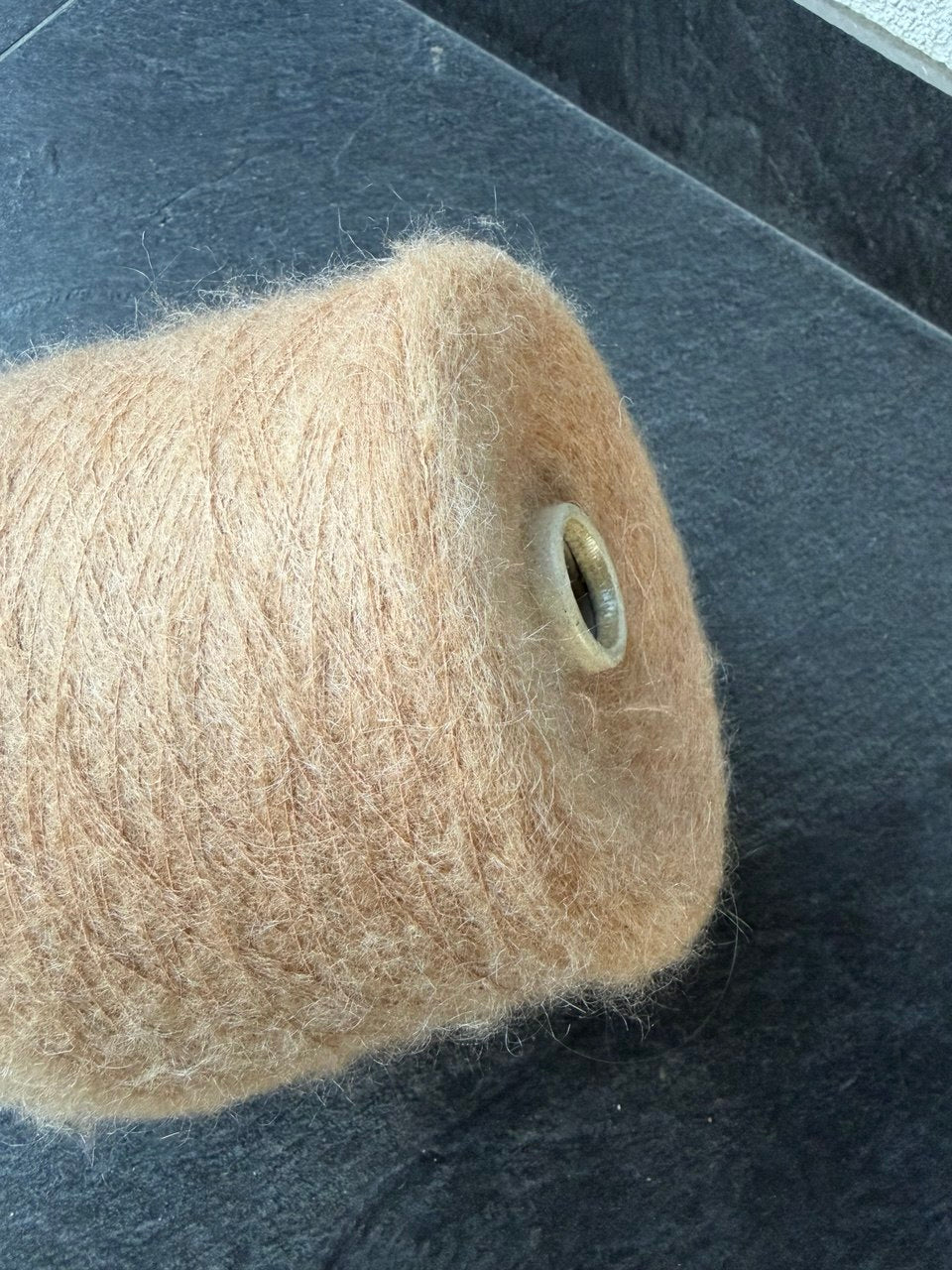Virginia — 30% Kid Mohair, 30% PA, 30% PC yarn, 900m/100g