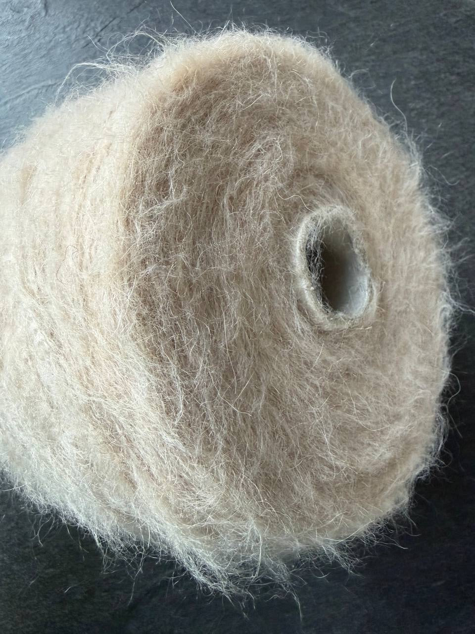 Alpaca — 63% Alpaca, 37% PA, 220 m / 100 g