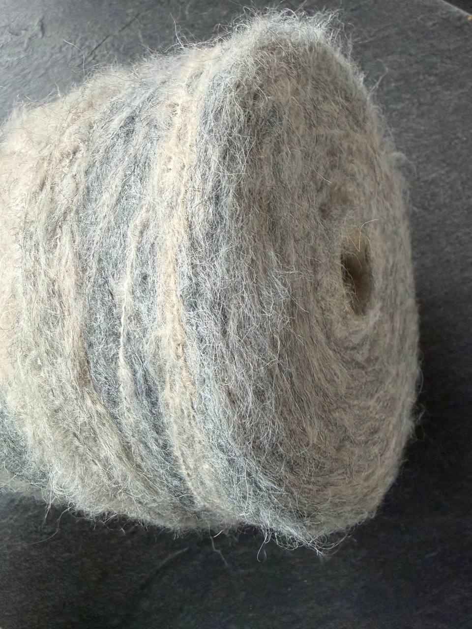 Alpaca — 63% Alpaka, 37% PA, 220 m / 100 g