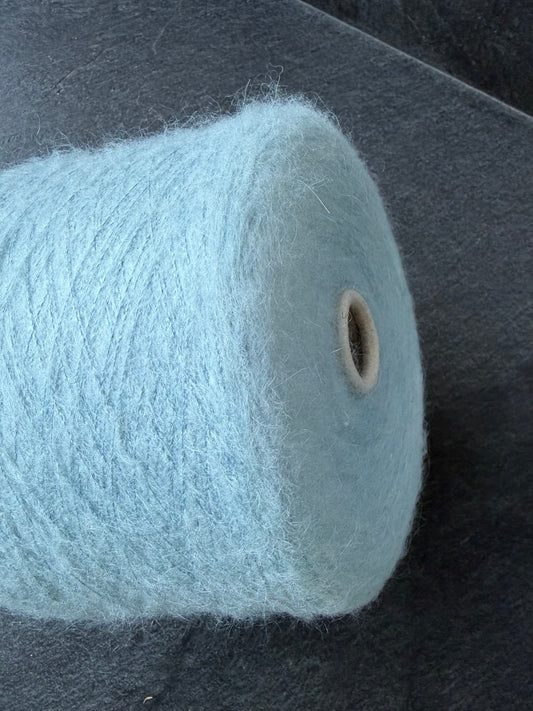 Virginia — 30% KidMohair, 30% PA, 30% PC yarn, 900m/100g