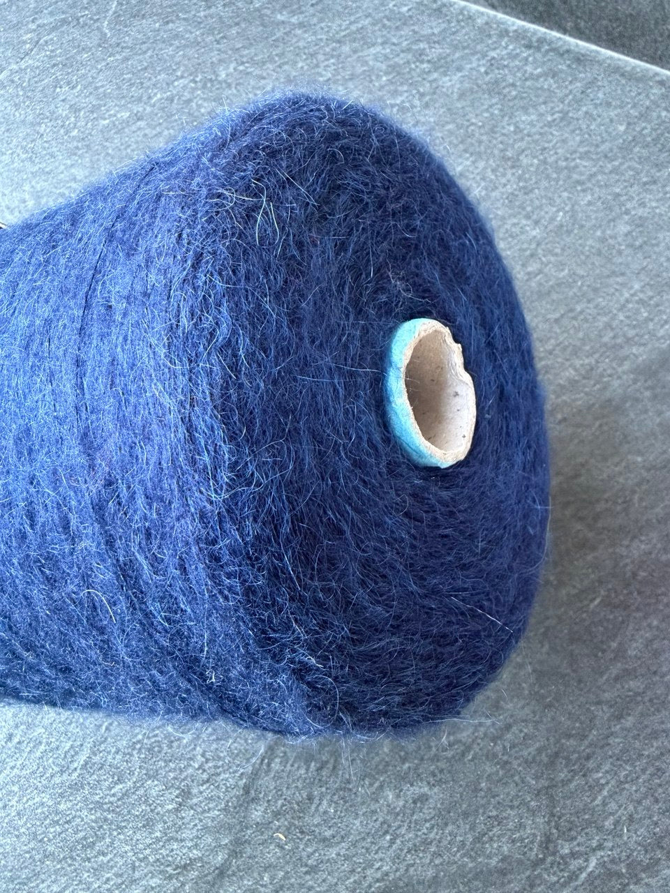 Virginia — 30% KidMohair, 30% PA, 30% PC yarn, 900m/100g