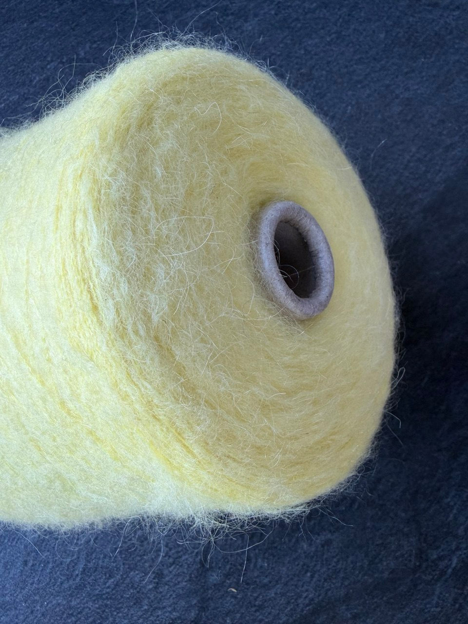 Virginia — 30% KidMohair, 30% PA, 30% PC yarn, 900m/100g