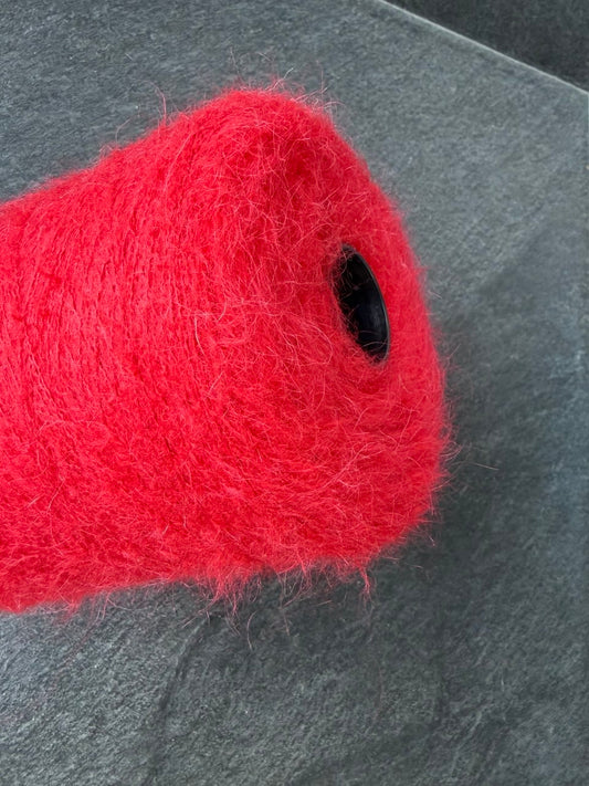 Virginia — 30% KidMohair, 30% PA, 30% PC yarn, 900m/100g