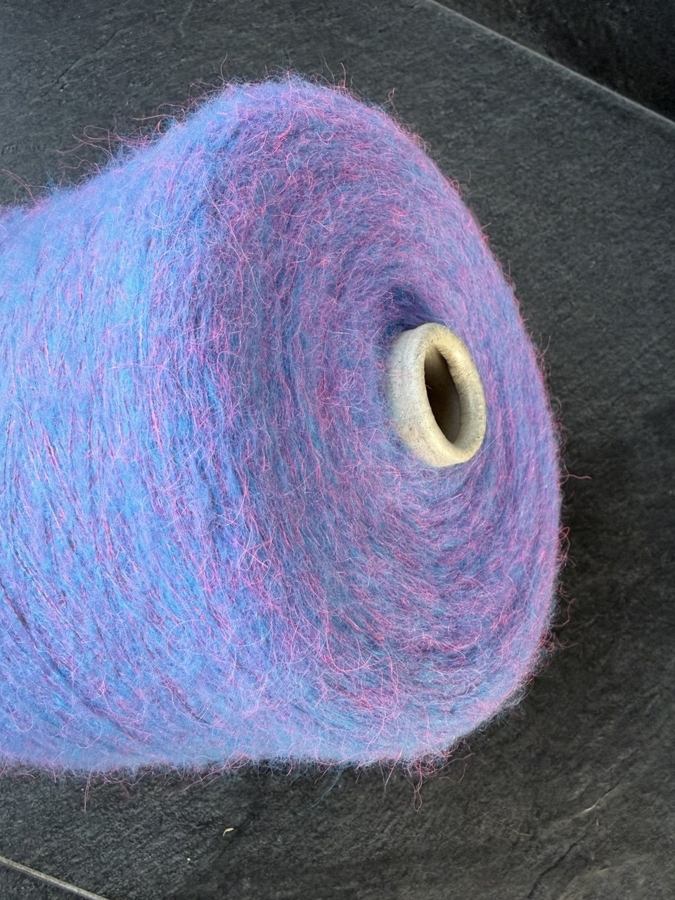Virginia — 30% KidMohair, 30% PA, 30% PC yarn, 900m/100g