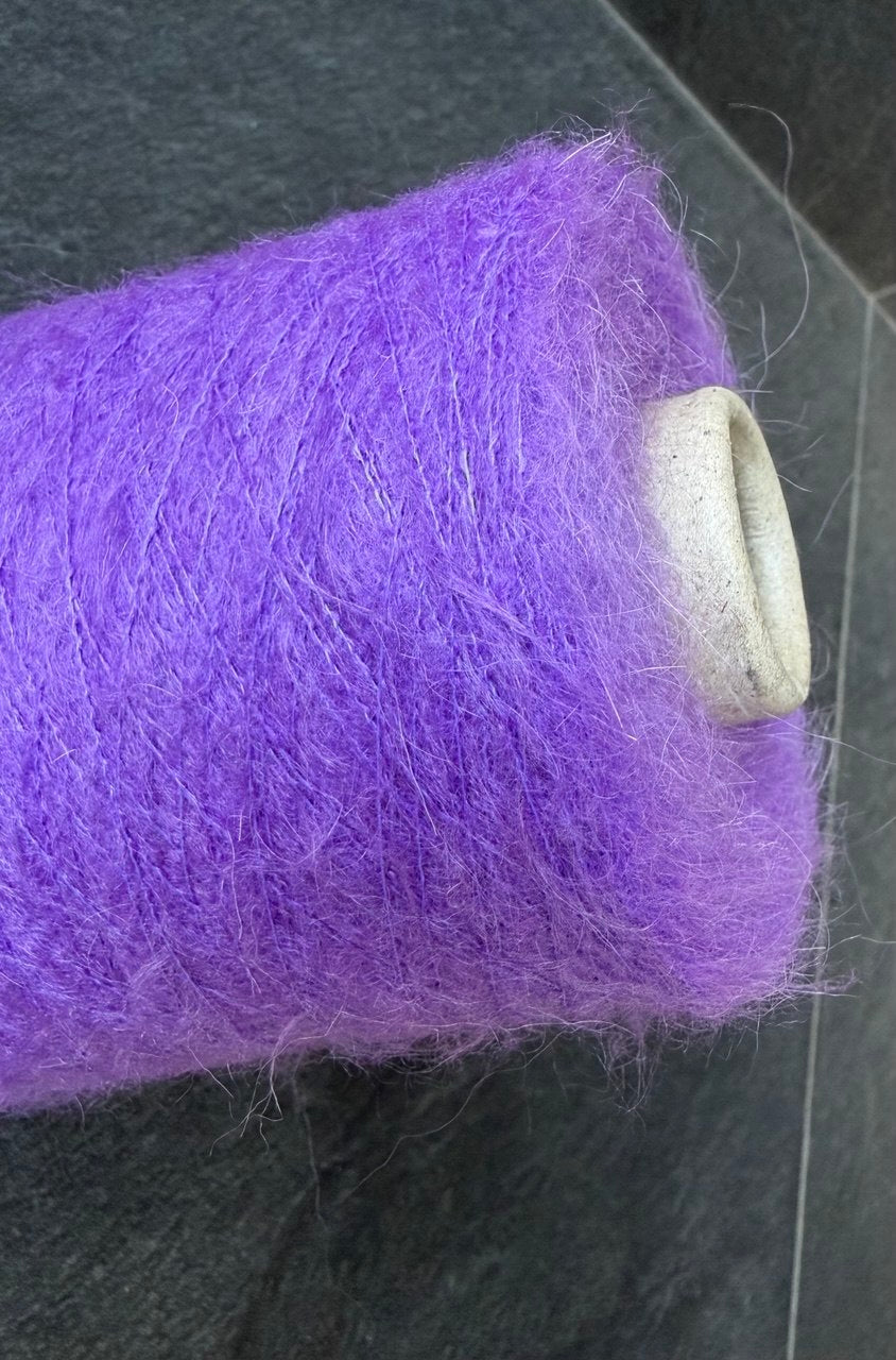 Virginia — 30% KidMohair, 30% PA, 30% PC yarn, 900m/100g