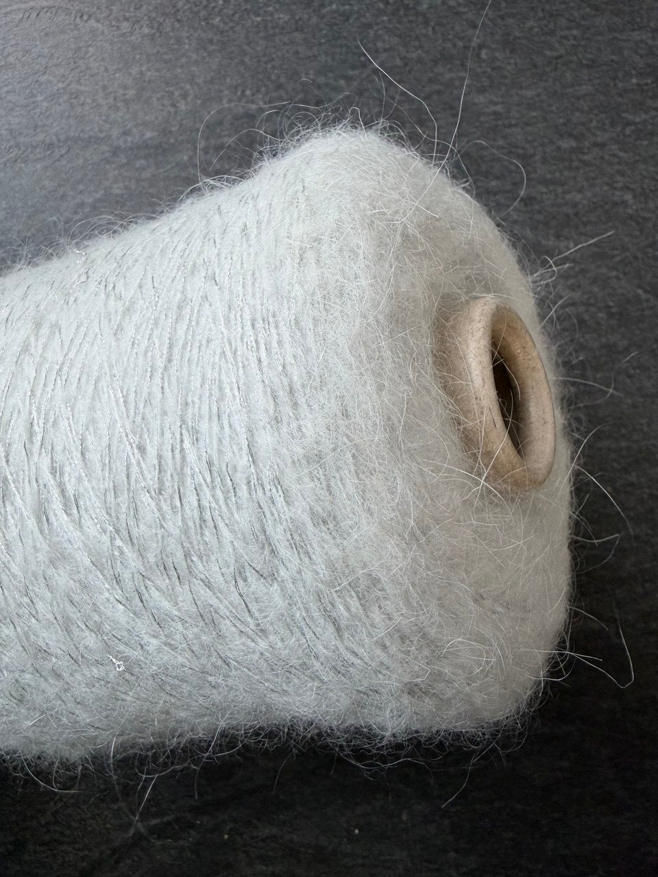 Virginia — 30% Kid Mohair, 30% PA, 30% PC Yarn, 900 m/100 g