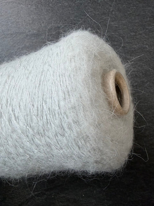 Virginia — 30% Kid Mohair, 30% PA, 30% PC Yarn, 900 m/100 g