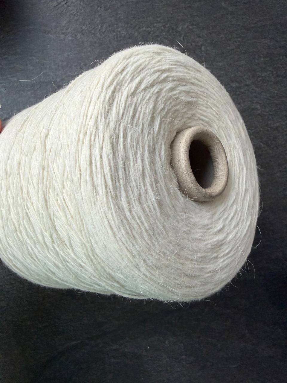 Simona — 40% Angora, 40% vilna, 20% PA, 500 m / 100 g